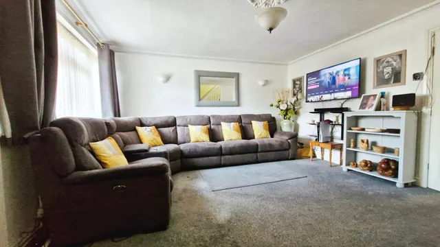 Abbey Fields, Telford, TF3, photo 3