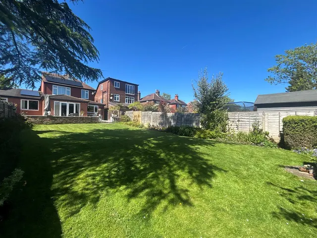 Outwood Road, Heald Green, photo 2