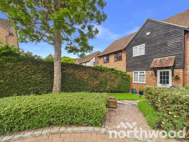 Reedmace Close, Singleton, TN23, photo 1