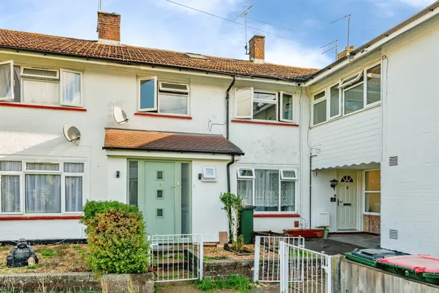 Ferring Close, Crawley, RH11, photo 1