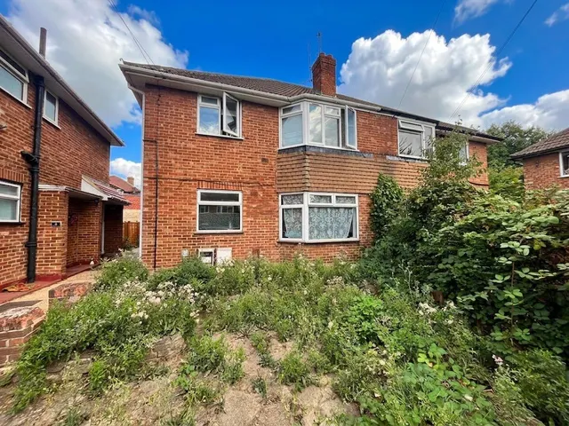 Blenheim Close, Greenford, UB6, photo 1