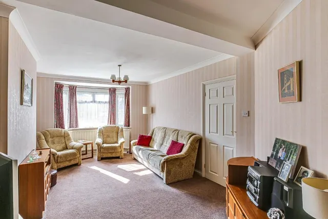 Courtlands Close, Sanderstead, photo 2