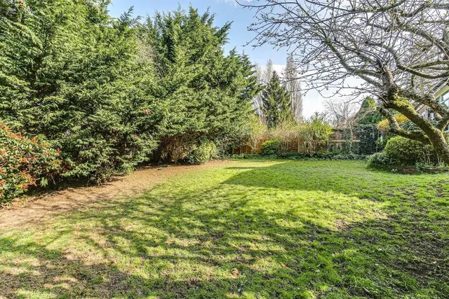 Courtlands Close, Sanderstead, photo 3