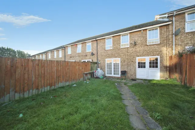 Morris Close, Luton, LU3, photo 1