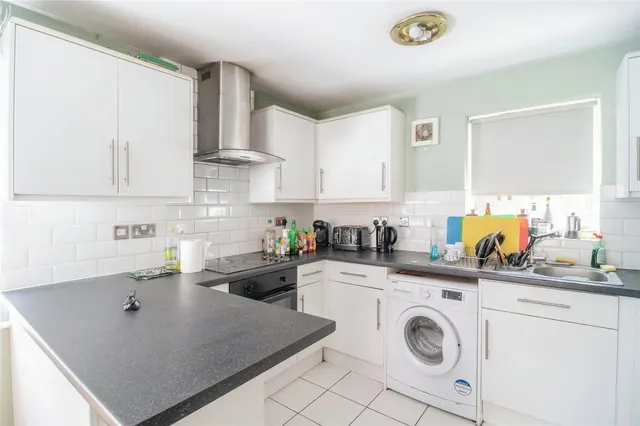 Photo 3 — Dudley Close, Chafford Hundred, Grays, Essex, RM16