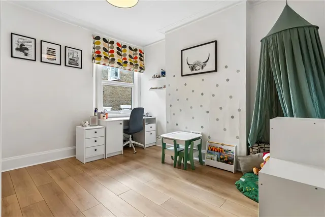 Photo 2 — Sellincourt Road, London, SW17