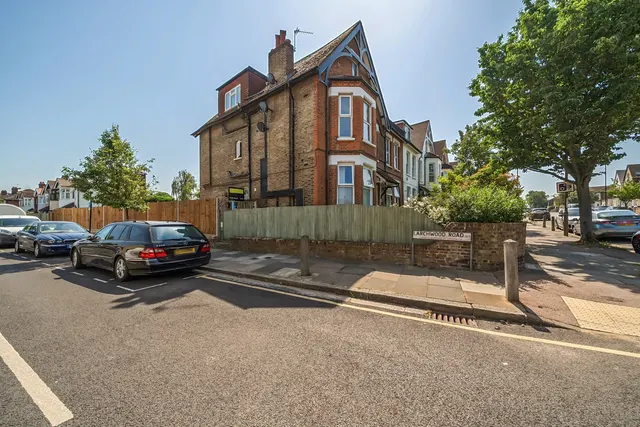 Southwood Road, SE9, photo 1