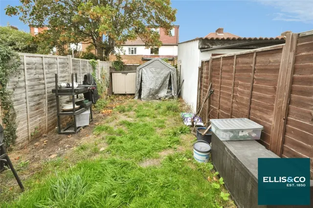 Cheviot Gardens, Cricklewood, NW2, photo 2