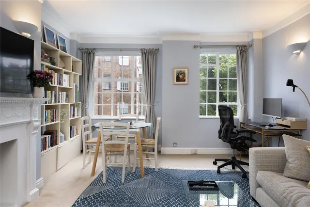 Photo 3 — Kings Court North, Kings Road, Chelsea, London, SW3