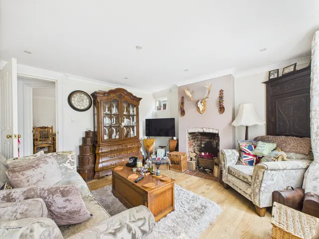 Station Road, Chinnor, OX39, photo 3