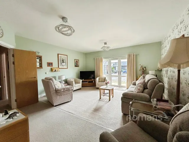 Redfields Lane, Church Crookham, GU52, photo 3