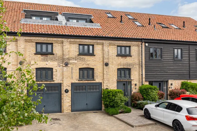 Photo 2 — Brewery Yard Watton Road, Ware, SG12 0GF