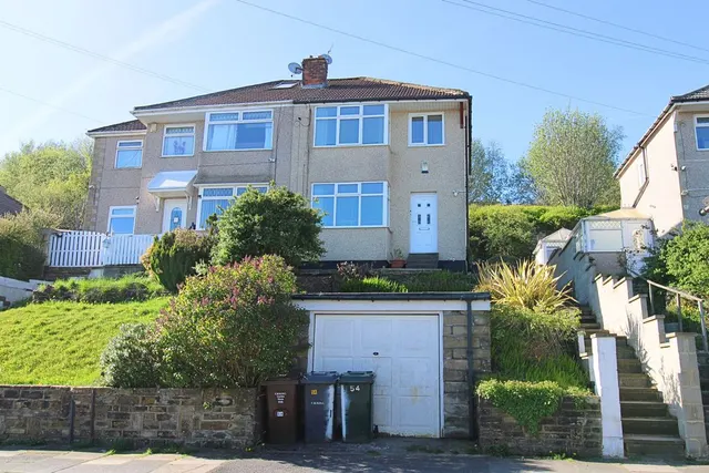 Ascot Drive, Bradford BD7 4NN, photo 1