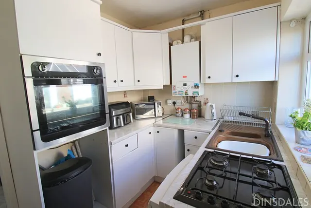 Photo 2 — Ascot Drive, Bradford BD7 4NN