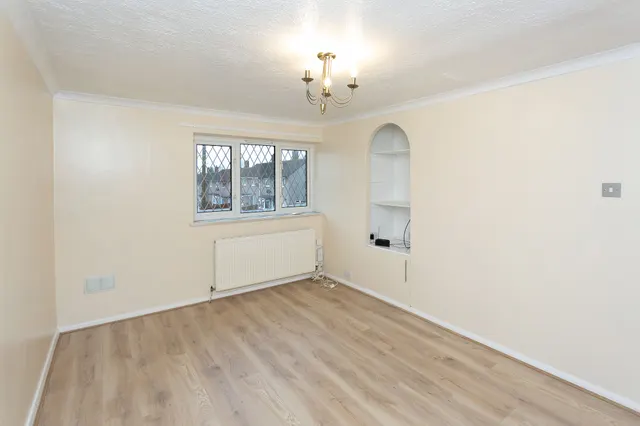 Photo 3 — 14b, Ripley Way, Hemel Hempstead