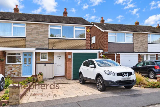 Oakdene, Cheshunt, EN8, photo 1