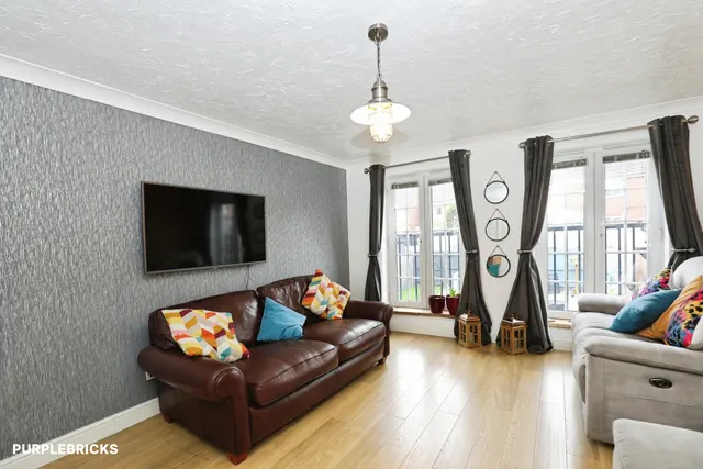 Blackbird Way, Stoke-On-Trent, ST7, photo 2