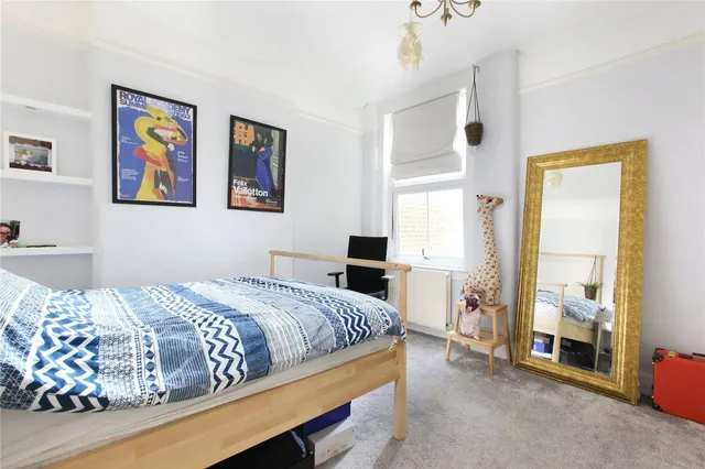 Queenstown Road, Battersea, SW8, photo 3
