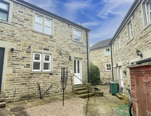 Photo 3 — Pear Tree Court, Silsden, BD20 9PG