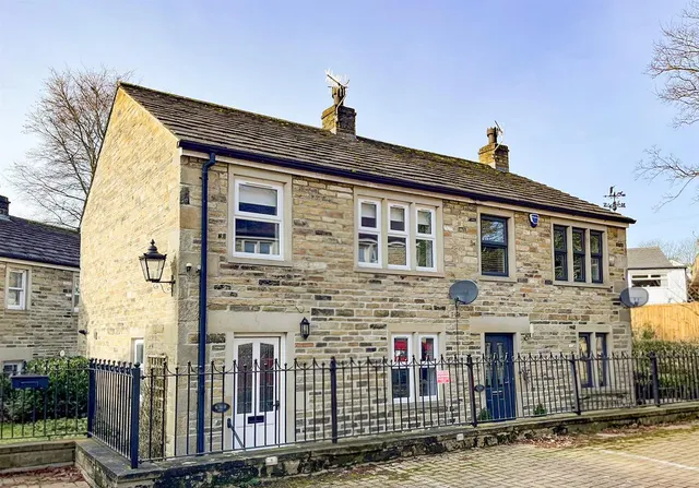 Photo 2 — Pear Tree Court, Silsden, BD20 9PG