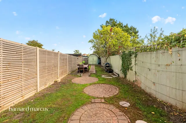 Brinkley Road, Worcester Park, KT4, photo 3