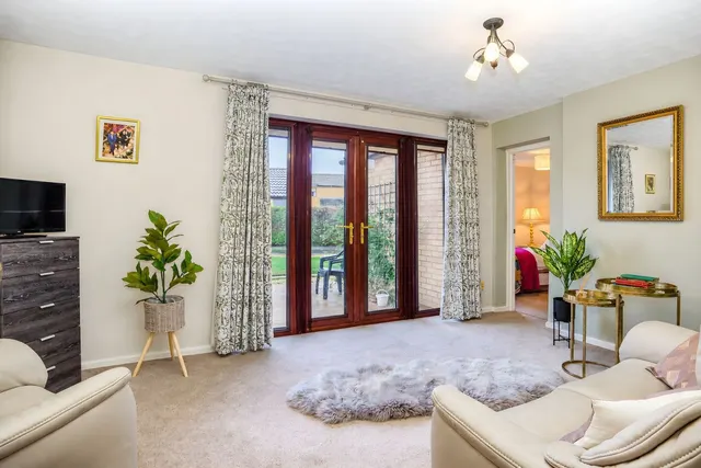 Deer Park Road, Sawtry, PE28, photo 2