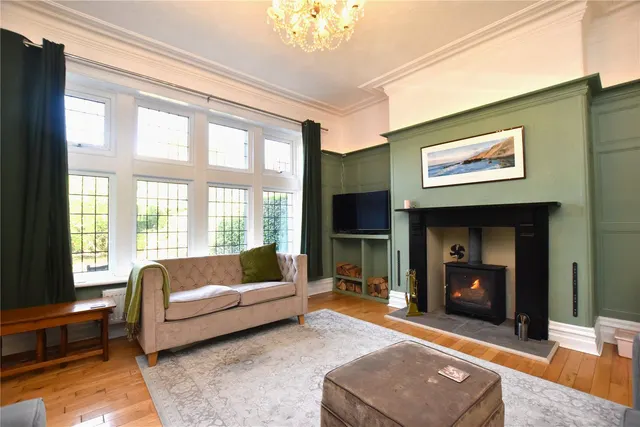Town Lane, Bradford, BD10, photo 3