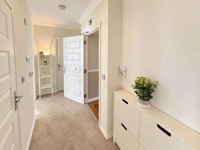 Hall Lane, photo 2
