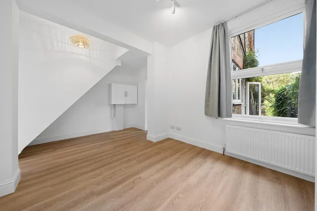 Carr Road, London, E17, photo 3