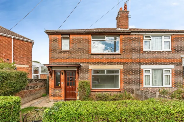 Longmead Avenue, Bishopstoke, Eastleigh, photo 1