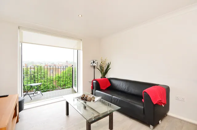 Photo 2 — 10 Charlwood House, 8-12 Coombe Lane, London
