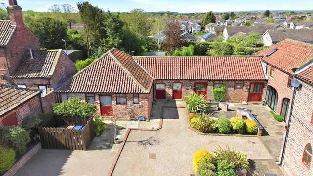 Barff Farm, Thorpe Willoughby, YO8, photo 3