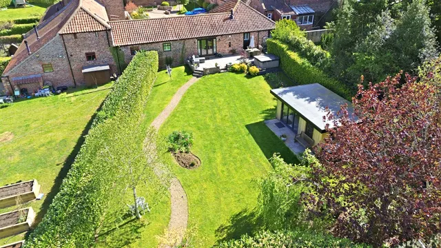 Barff Farm, Thorpe Willoughby, YO8, photo 1
