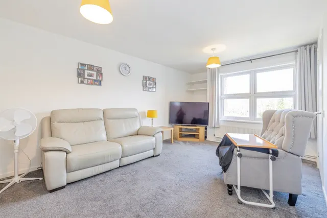Lower High Street, Watford, WD17, photo 2