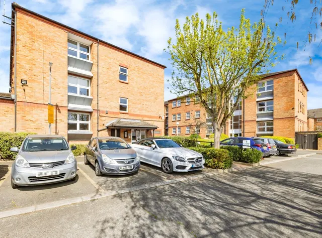 Lower High Street, Watford, WD17, photo 1