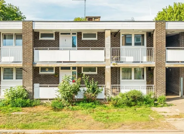 Clement Close, Brondesbury Park, NW6, photo 1