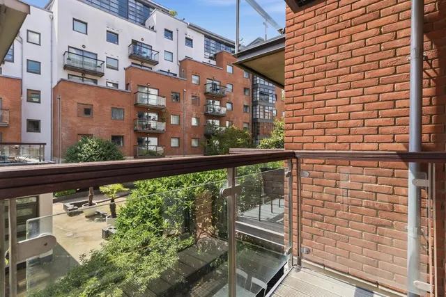 Photo 3 — Montaigne Close Westminster, London SW1P 4BF