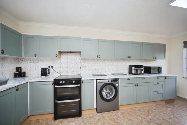 Bossington Drive, Taunton, TA2, photo 3