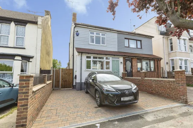 Napier Road, Gillingham, ME7, photo 1