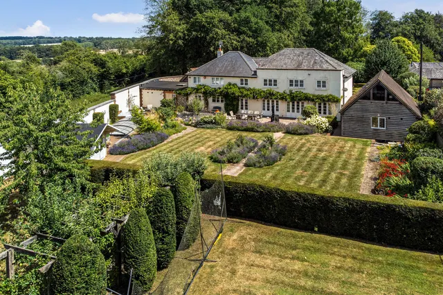 Shalden, Alton, GU34, photo 1