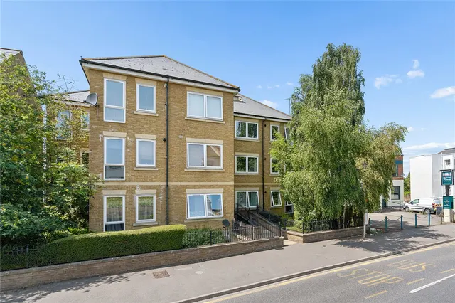 Wrotham Road, Gravesend, Kent, DA11, photo 1