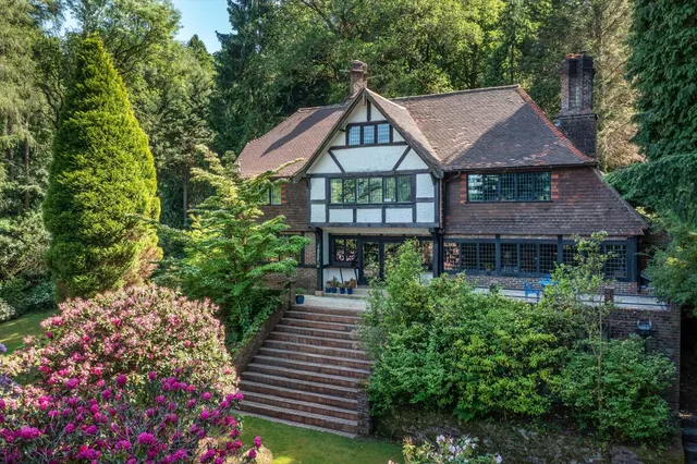 Petworth Road, Haslemere, GU27, photo 2