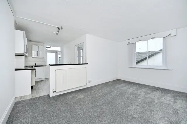 Photo 3 — Arundel Terrace, Brighton