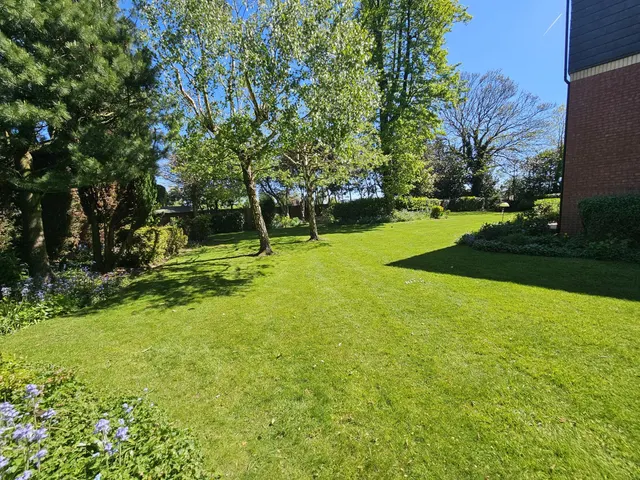 Whitehall Road, Sale, M33, photo 1