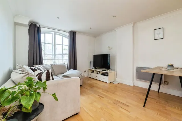 North Road, Hertford, SG14, photo 2