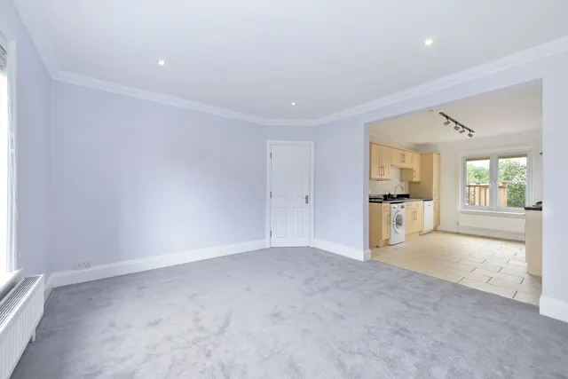 The Common, Cranleigh, GU6, photo 2