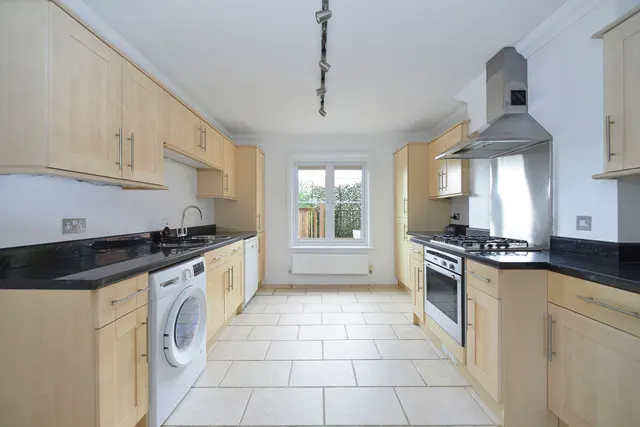 The Common, Cranleigh, GU6, photo 1