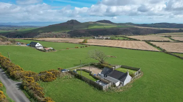 Pantgwyn, Garnfadryn, Pwllheli, Gwynedd, LL53 8TG, photo 1