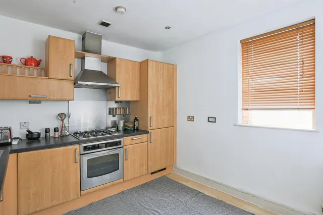 Bowman Lane, Leeds, LS10, photo 3