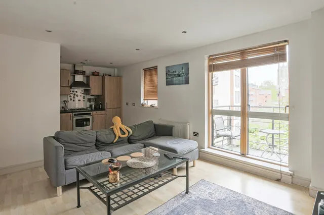 Bowman Lane, Leeds, LS10, photo 2